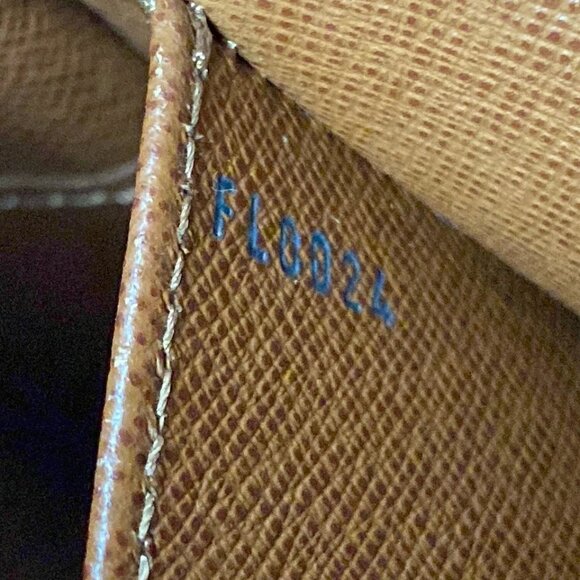 LOUIS VUITTON Cite MM Monogram - Shoulder Bag Monogram Canvas 879-071725 - Picture 13 of 14